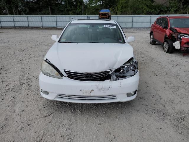 Photo 4 VIN: 4T1BF30K15U619034 - TOYOTA CAMRY LE 