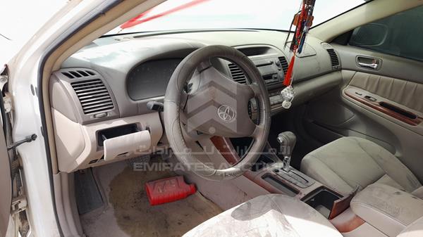 Photo 9 VIN: 4T1BF30K22U012734 - TOYOTA CAMRY 