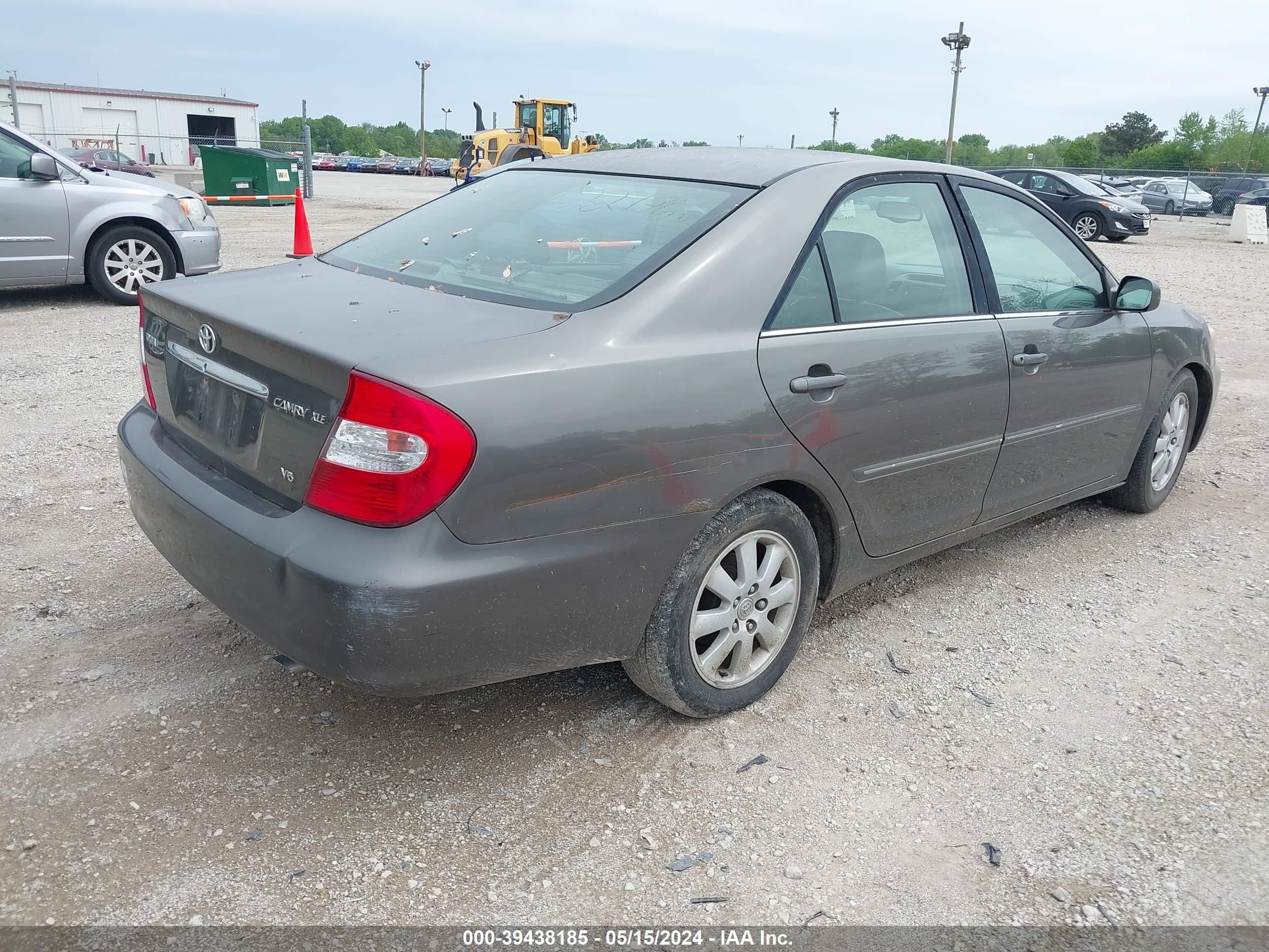 Photo 3 VIN: 4T1BF30K23U544745 - TOYOTA CAMRY 