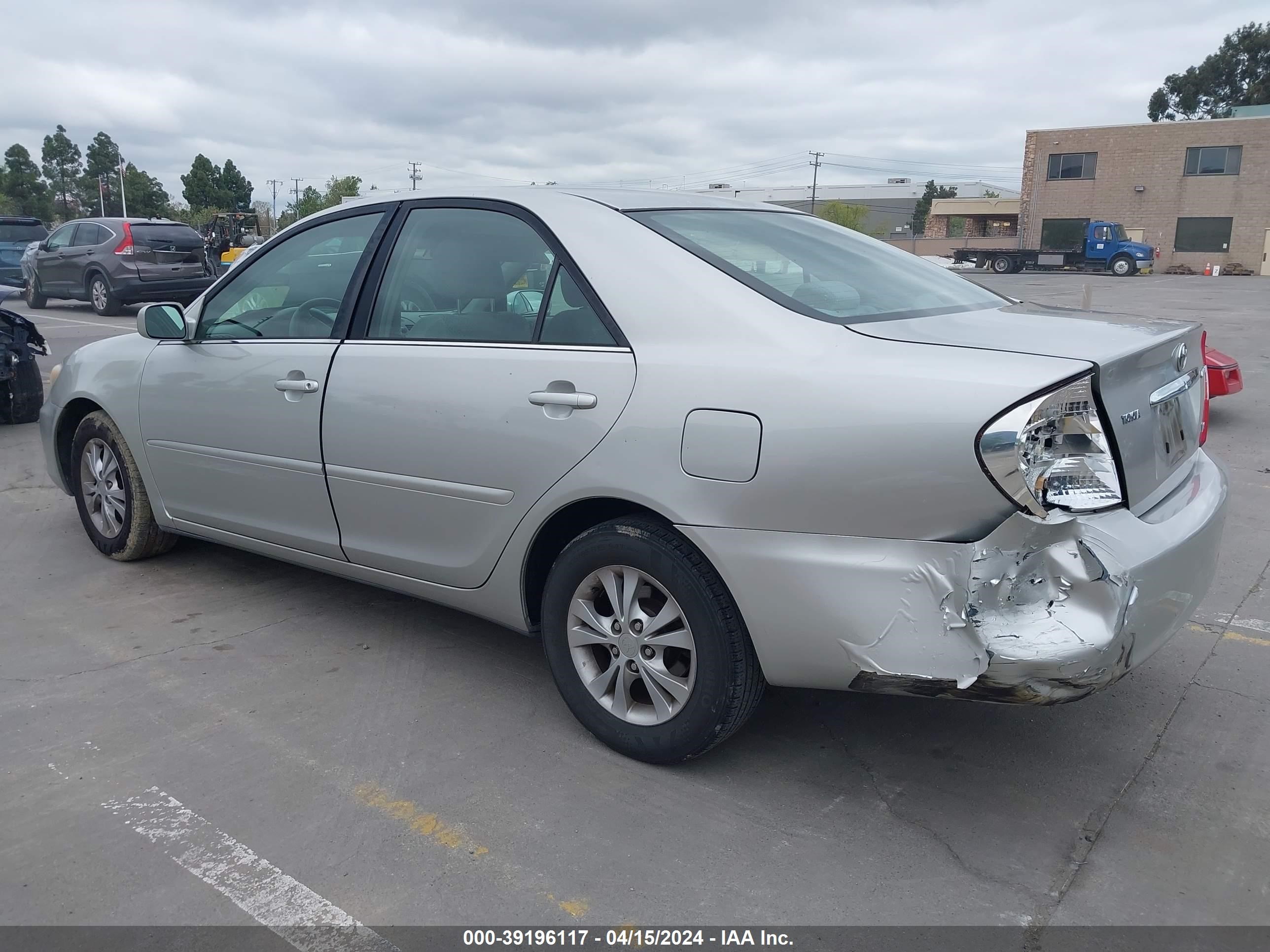 Photo 2 VIN: 4T1BF30K24U575978 - TOYOTA CAMRY 