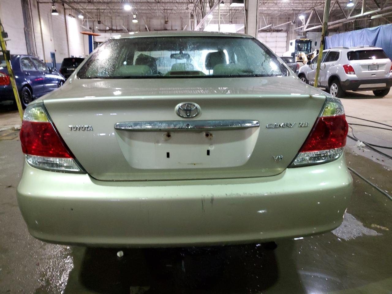 Photo 5 VIN: 4T1BF30K25U085493 - TOYOTA CAMRY 