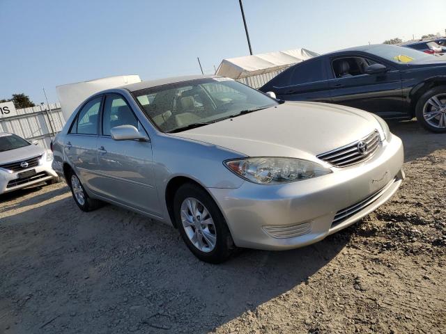 Photo 3 VIN: 4T1BF30K25U102888 - TOYOTA CAMRY LE 