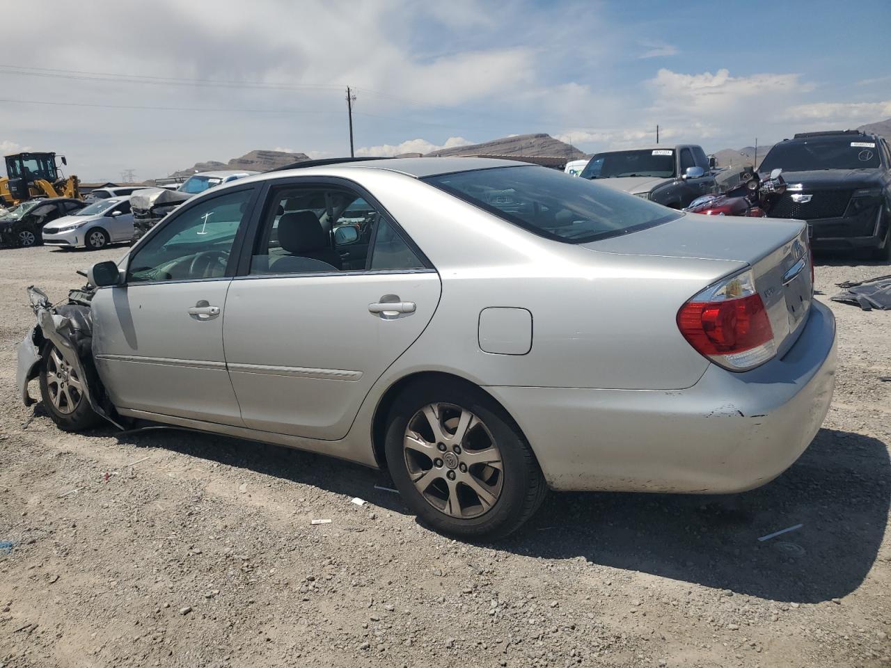 Photo 1 VIN: 4T1BF30K25U104463 - TOYOTA CAMRY 