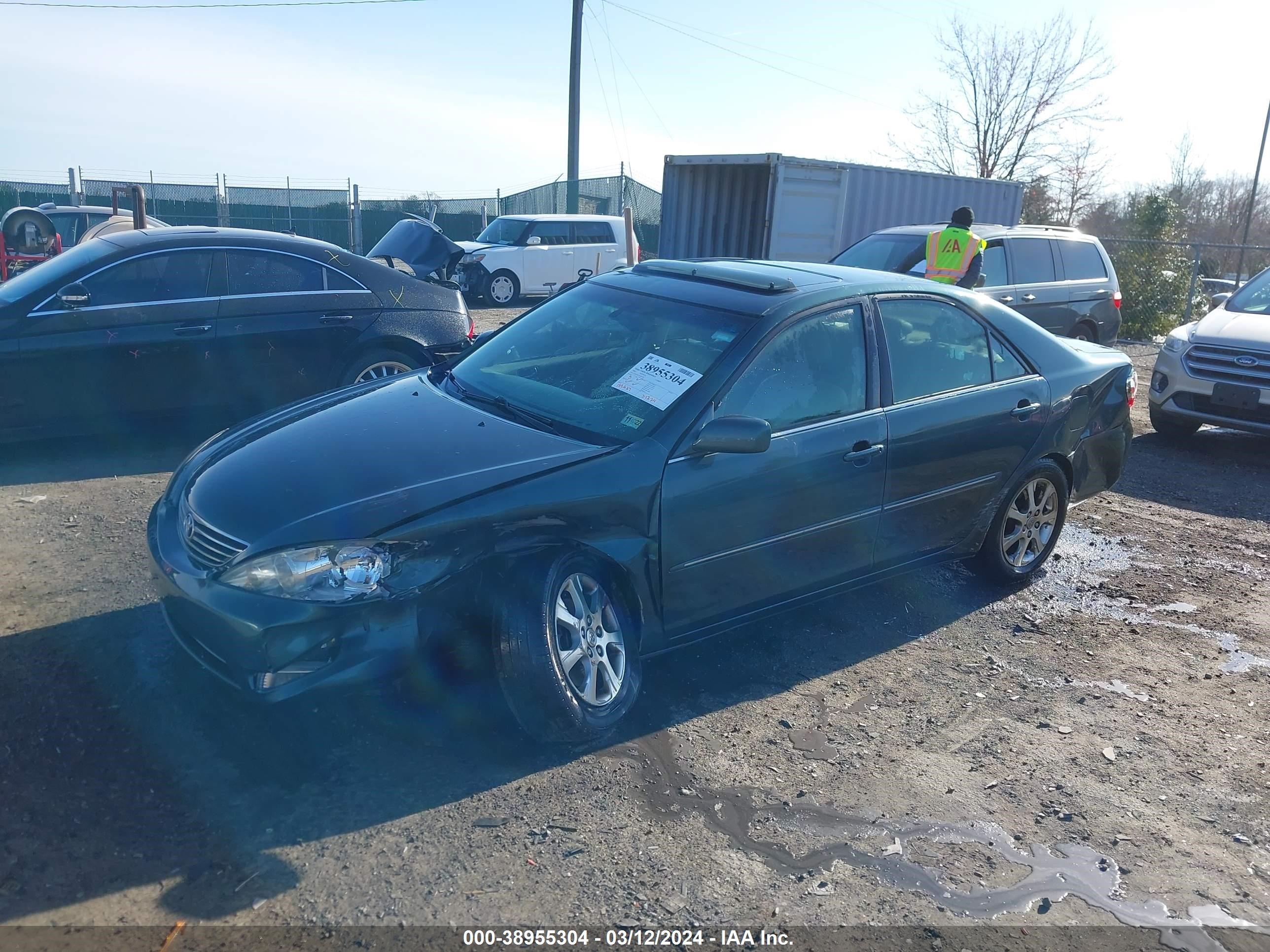 Photo 1 VIN: 4T1BF30K25U104978 - KIA OPTIMA 