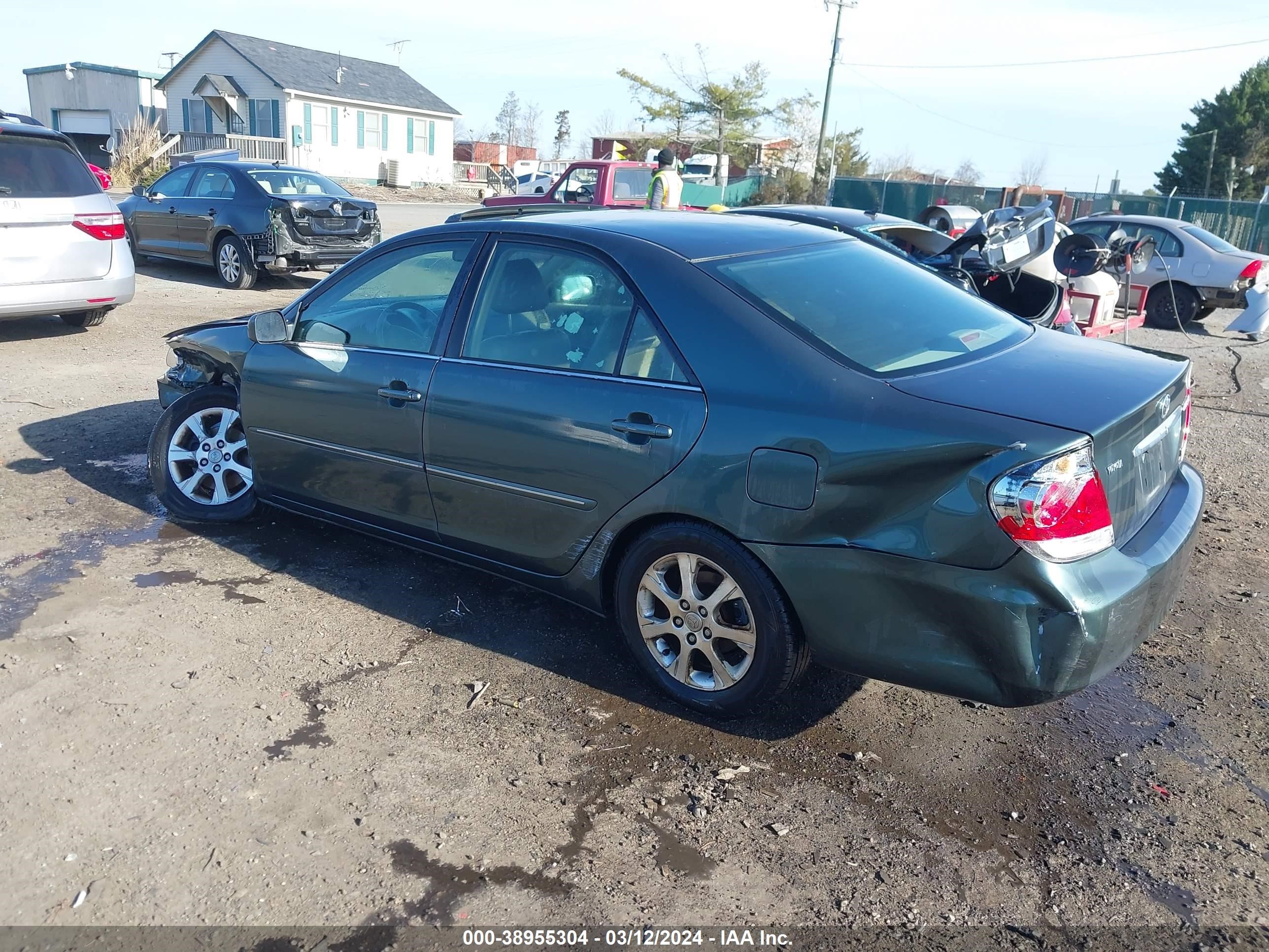 Photo 2 VIN: 4T1BF30K25U104978 - KIA OPTIMA 