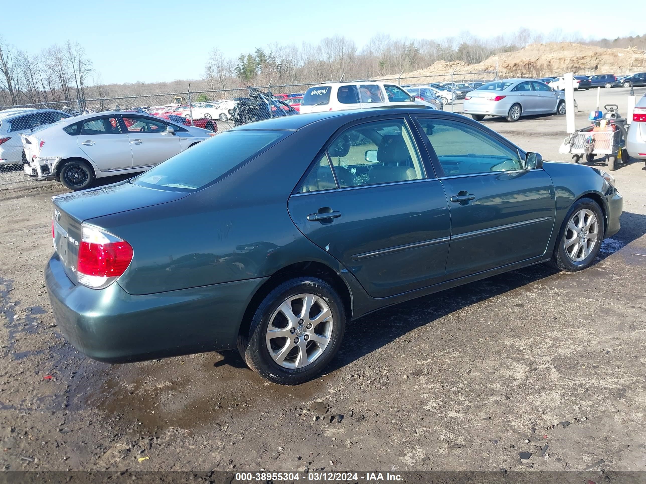 Photo 3 VIN: 4T1BF30K25U104978 - KIA OPTIMA 