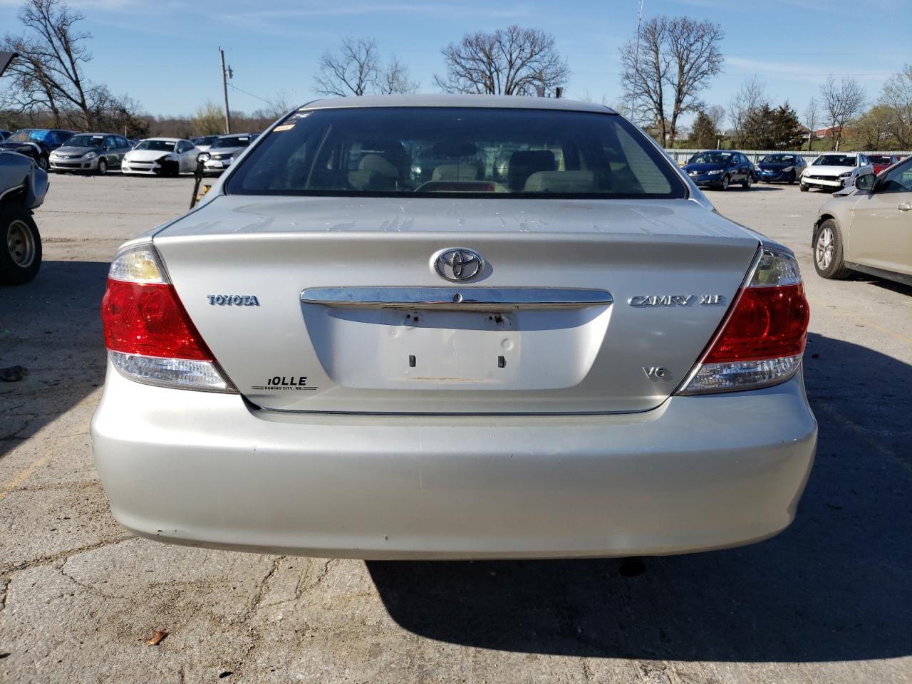 Photo 5 VIN: 4T1BF30K25U592166 - TOYOTA CAMRY 