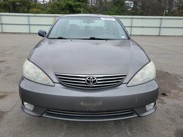 Photo 4 VIN: 4T1BF30K25U605322 - TOYOTA CAMRY LE 