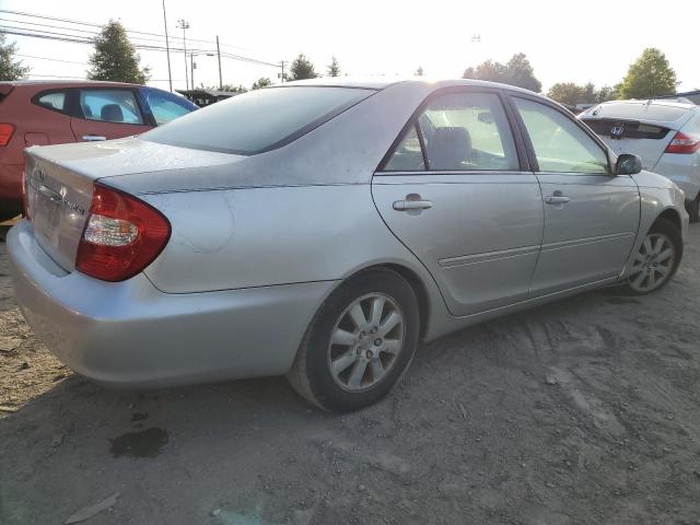 Photo 2 VIN: 4T1BF30K32U008661 - TOYOTA CAMRY LE 