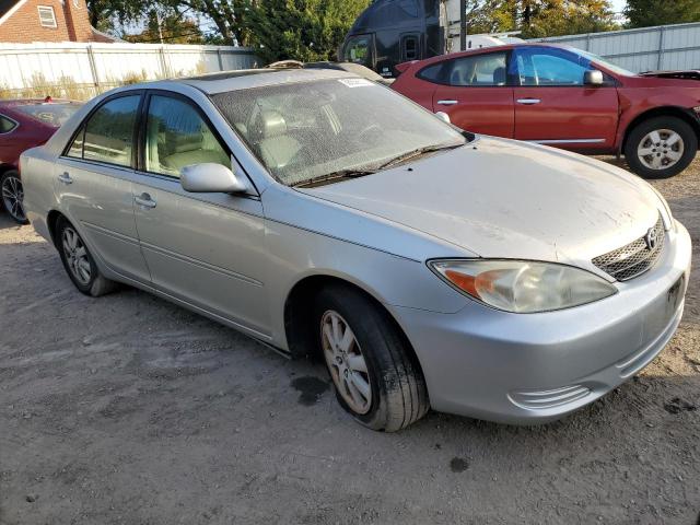 Photo 3 VIN: 4T1BF30K32U008661 - TOYOTA CAMRY LE 