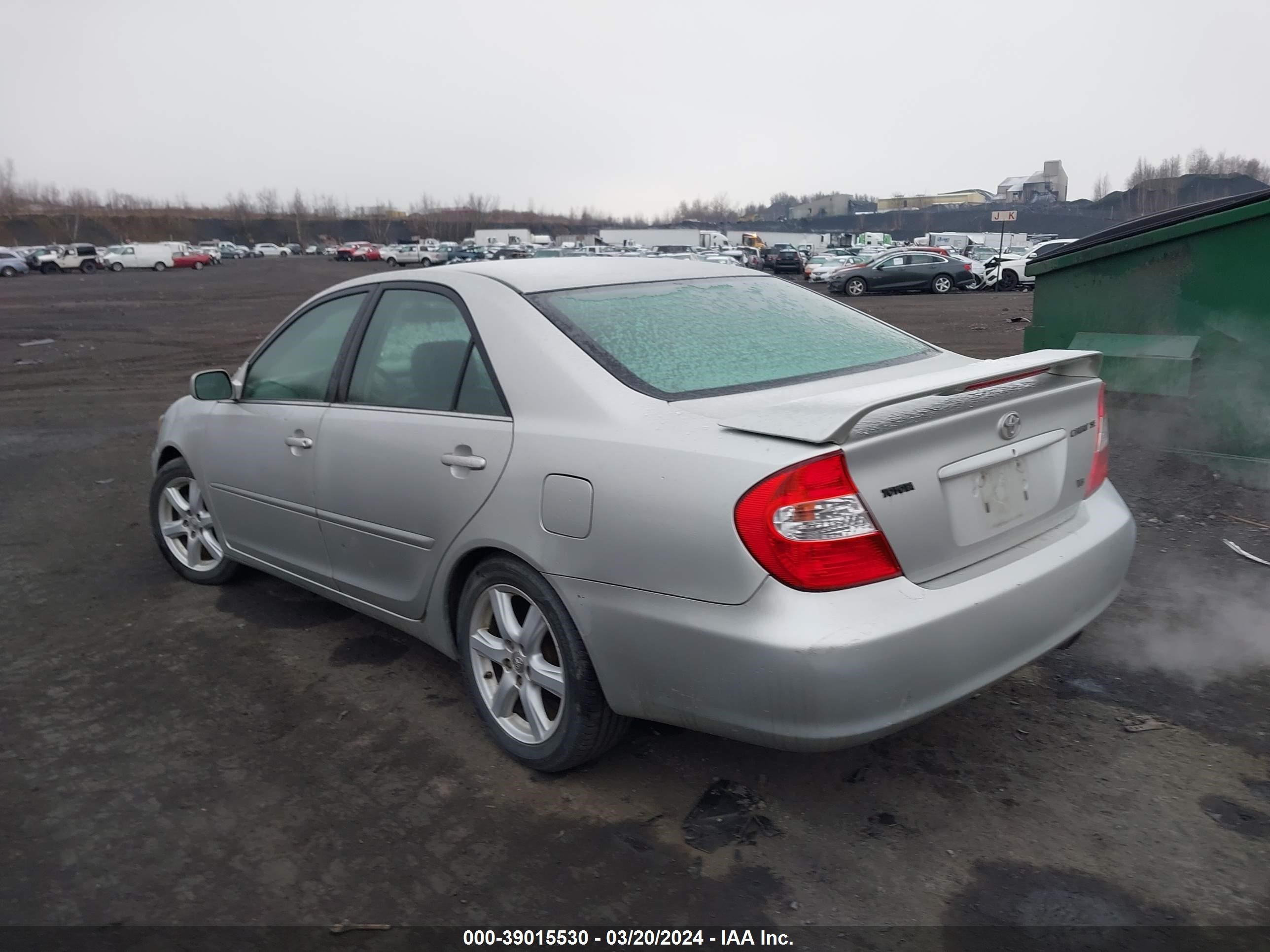 Photo 2 VIN: 4T1BF30K32U500333 - TOYOTA CAMRY 