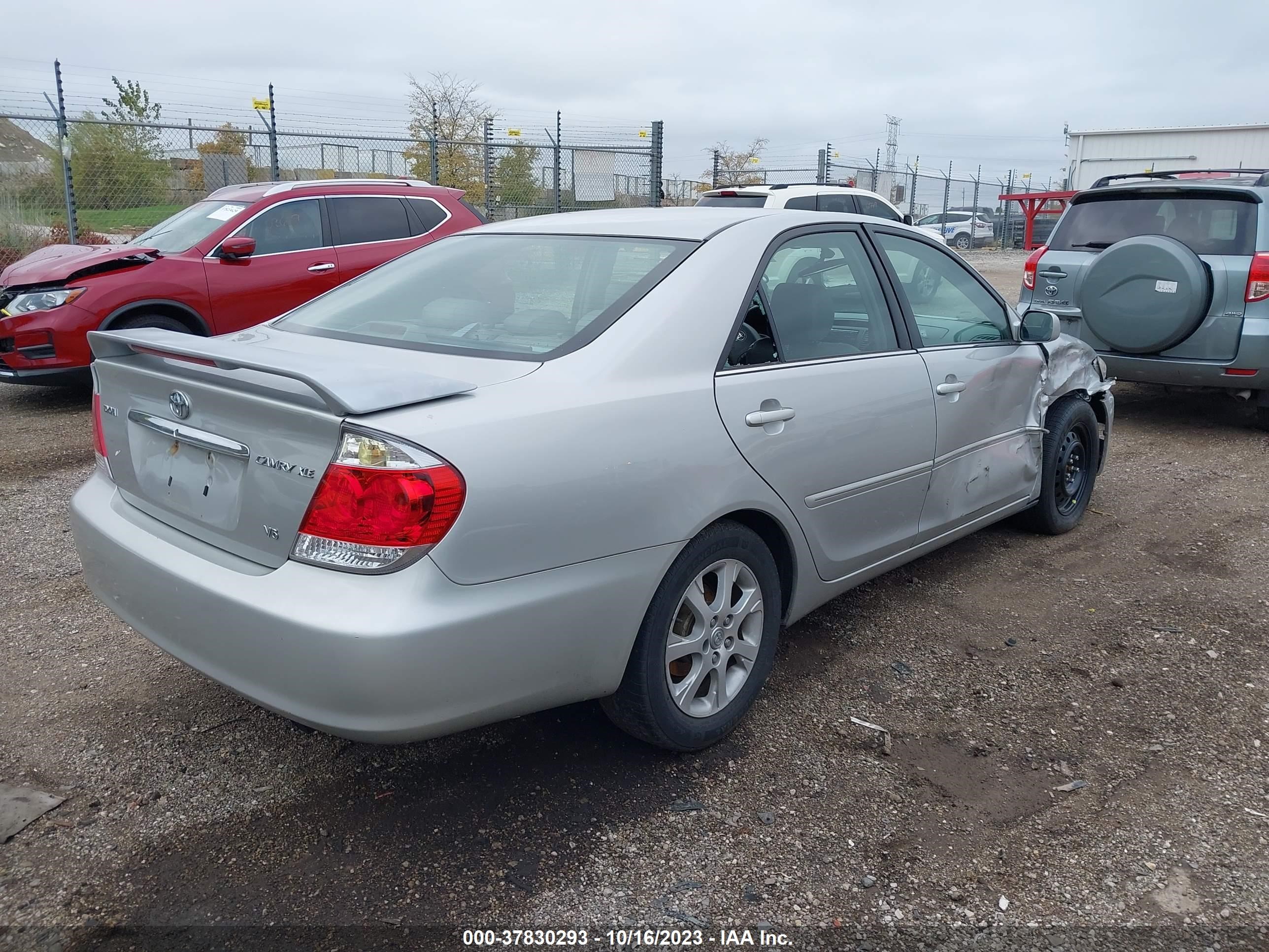 Photo 3 VIN: 4T1BF30K35U087236 - TOYOTA CAMRY 