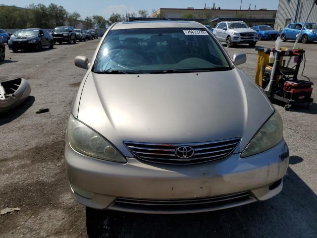 Photo 4 VIN: 4T1BF30K35U089763 - TOYOTA CAMRY LE 