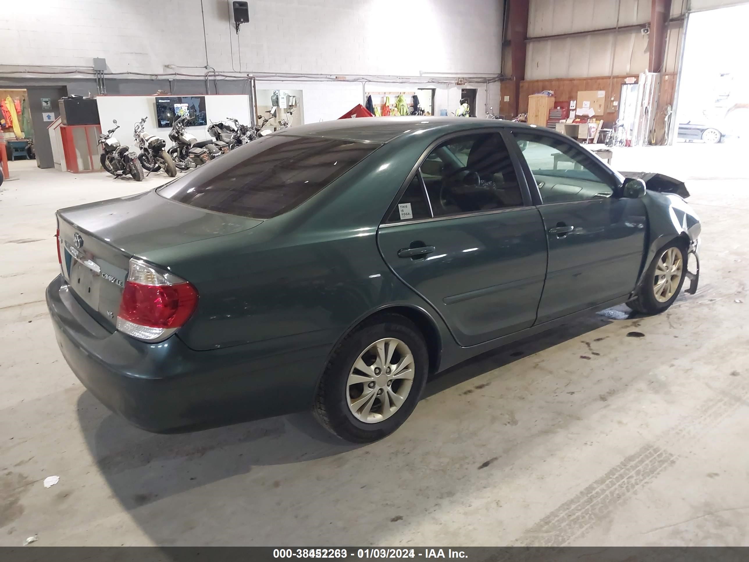 Photo 3 VIN: 4T1BF30K35U094462 - TOYOTA CAMRY 