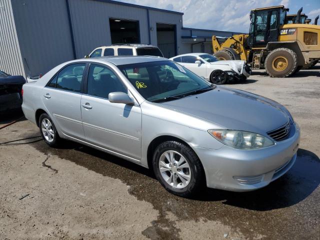 Photo 3 VIN: 4T1BF30K35U106657 - TOYOTA CAMRY LE 