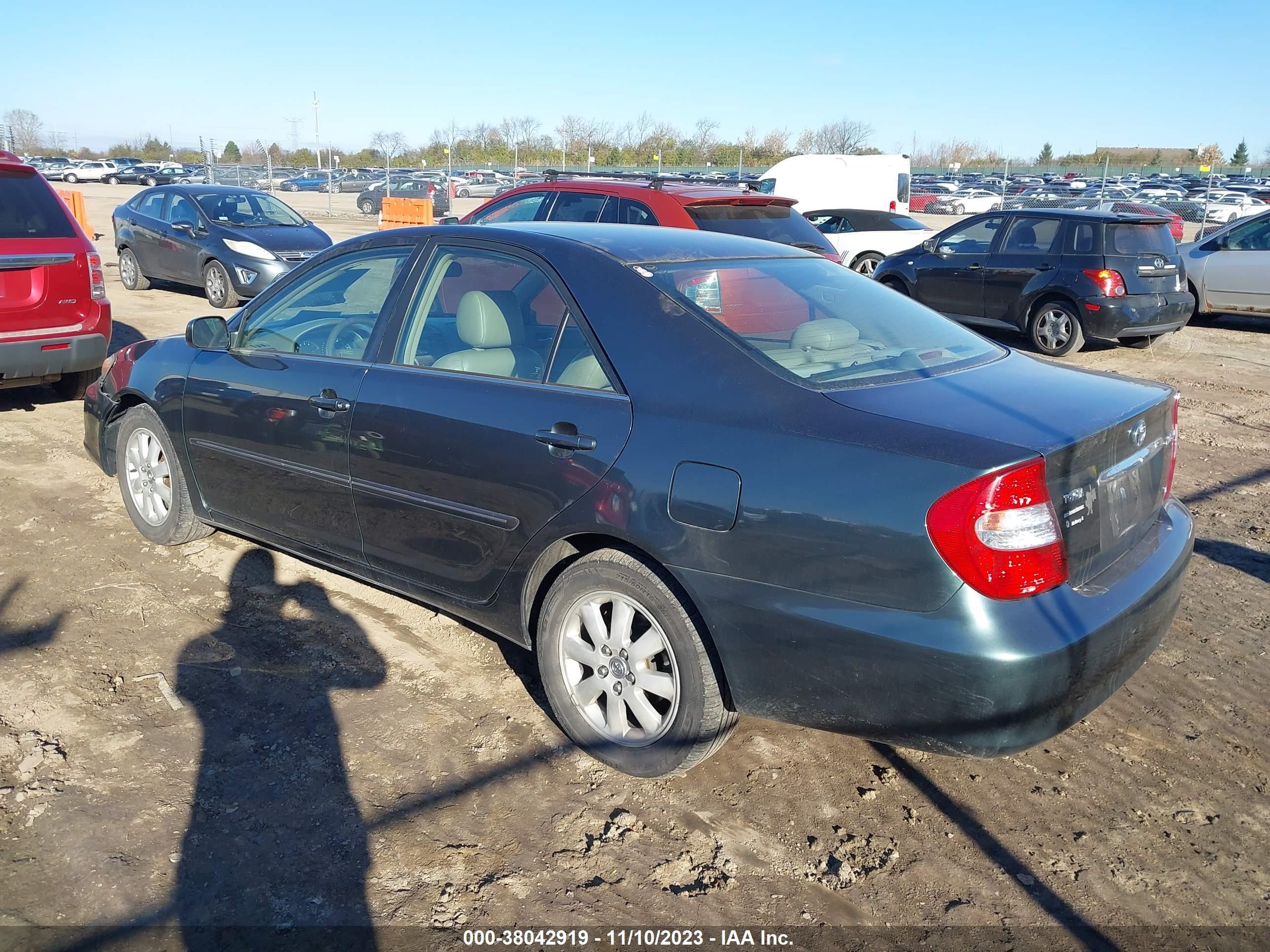 Photo 2 VIN: 4T1BF30K43U566102 - TOYOTA CAMRY 