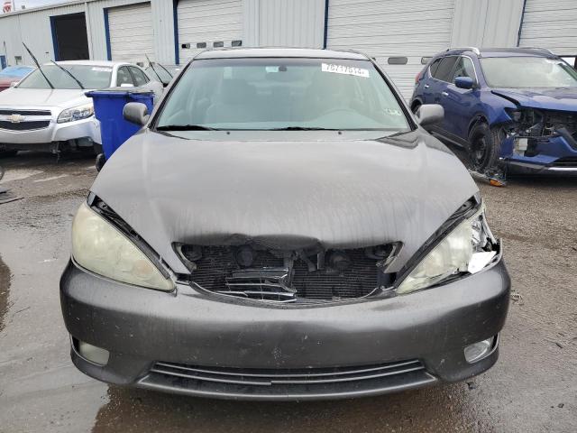 Photo 4 VIN: 4T1BF30K45U597921 - TOYOTA CAMRY LE 