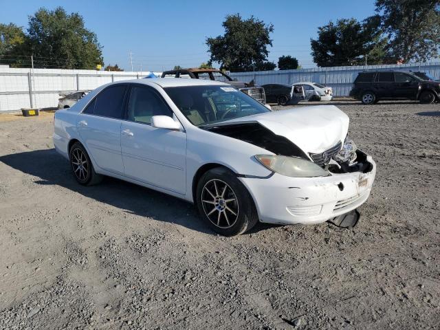 Photo 3 VIN: 4T1BF30K46U624469 - TOYOTA CAMRY LE 