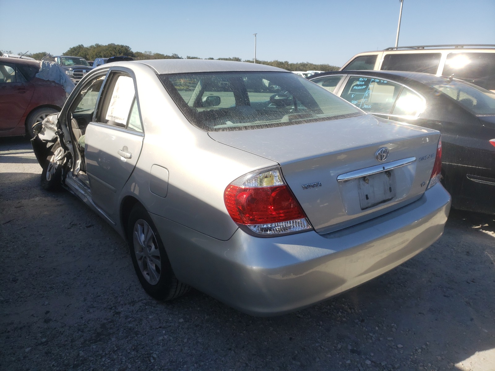 Photo 2 VIN: 4T1BF30K66U111899 - TOYOTA CAMRY LE 