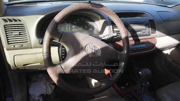 Photo 13 VIN: 4T1BF30K72U005830 - TOYOTA CAMRY 