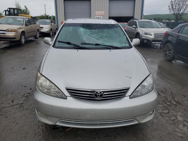 Photo 4 VIN: 4T1BF30K75U093329 - TOYOTA CAMRY 