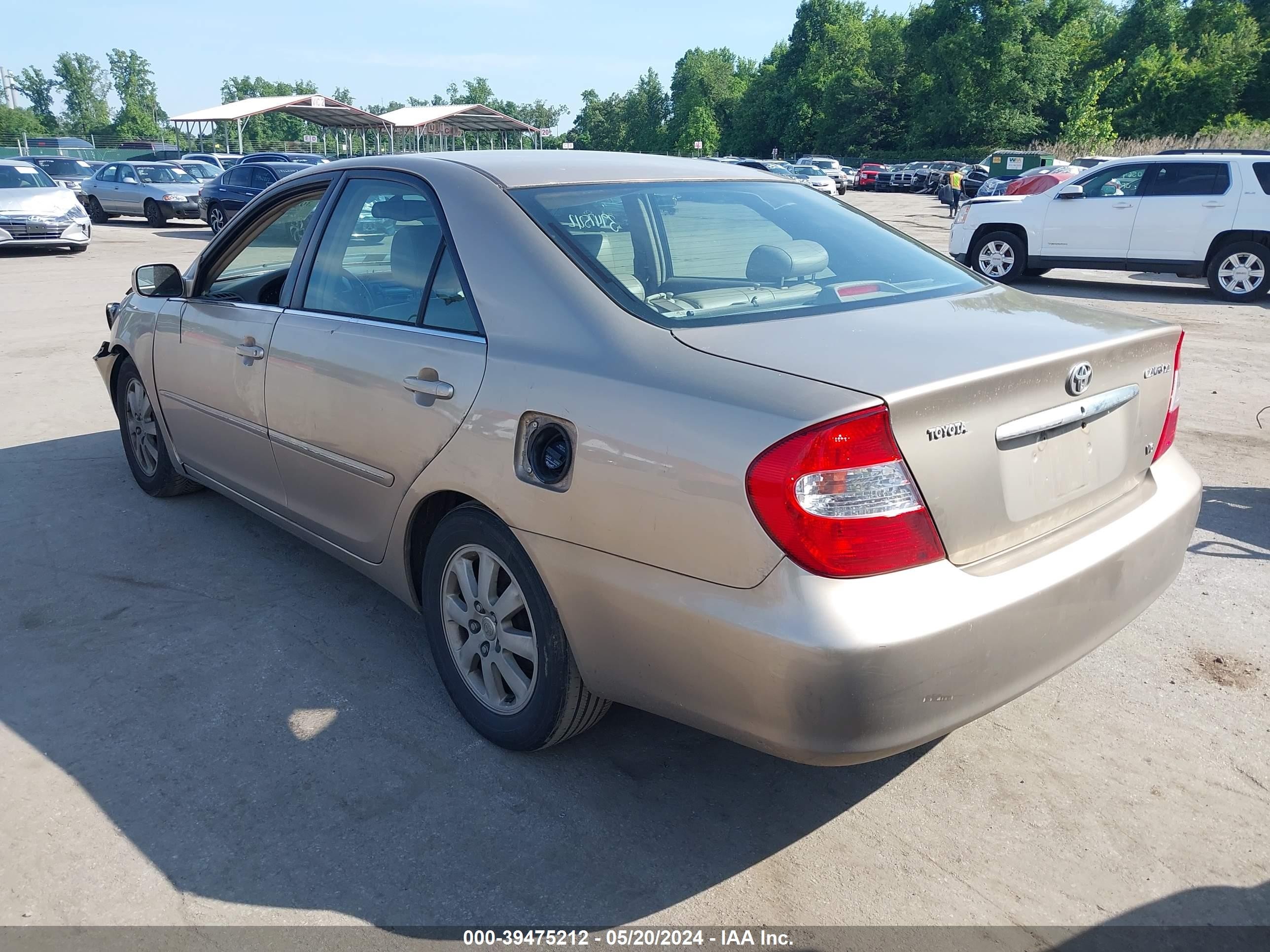 Photo 2 VIN: 4T1BF30K83U036439 - TOYOTA CAMRY 