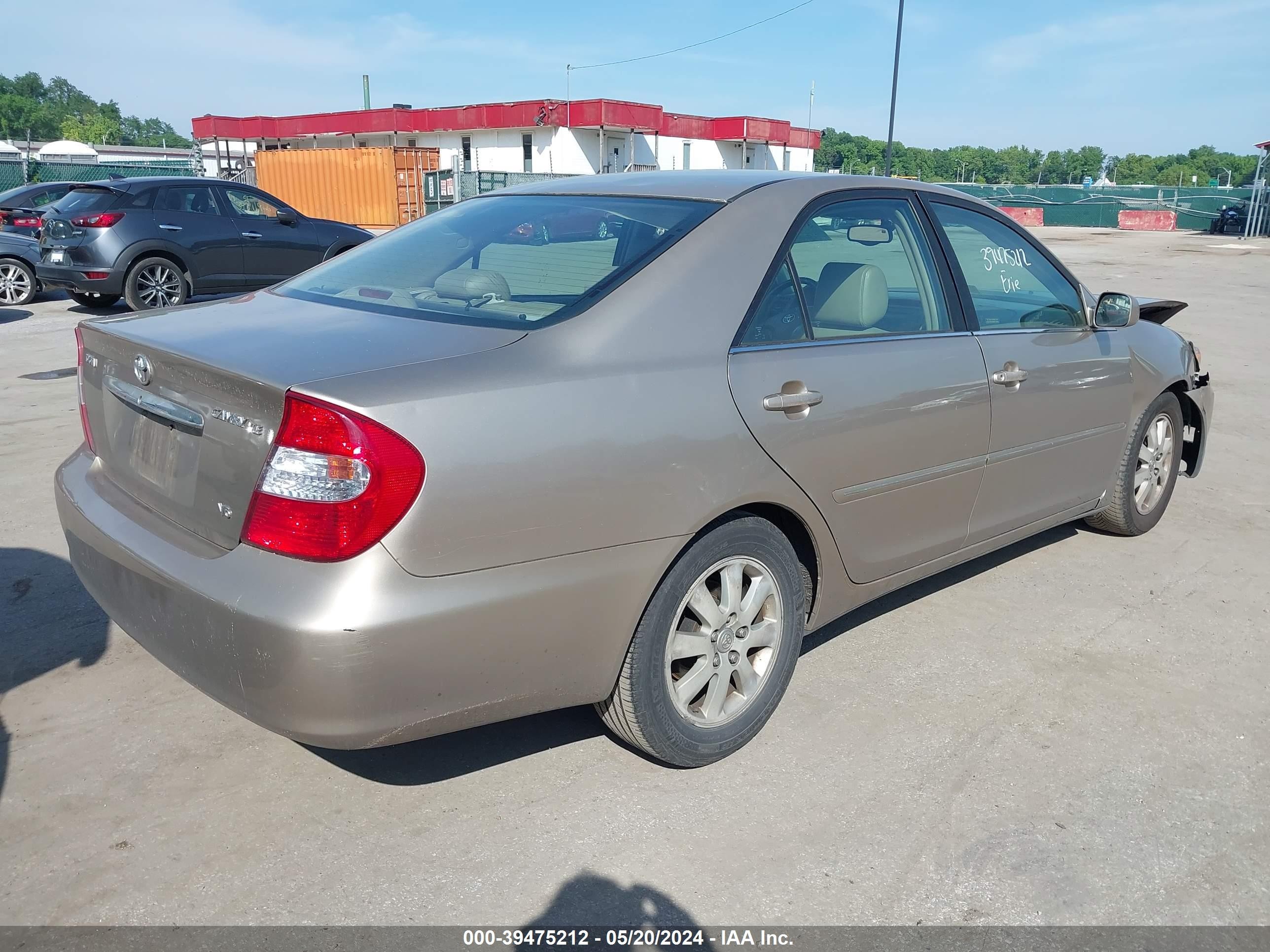 Photo 3 VIN: 4T1BF30K83U036439 - TOYOTA CAMRY 