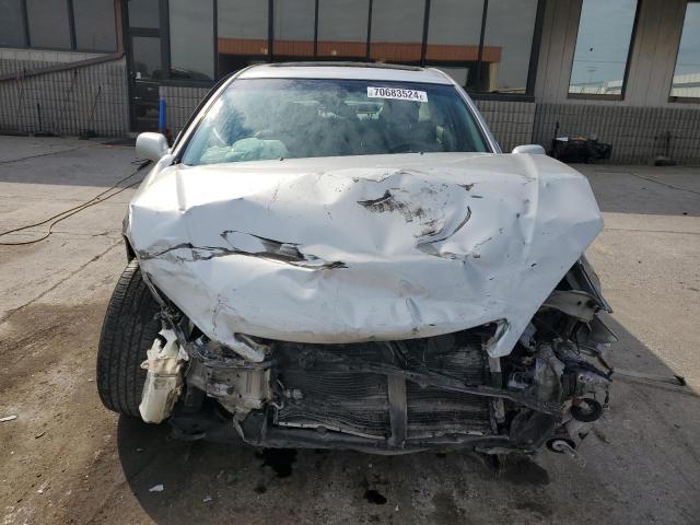 Photo 4 VIN: 4T1BF30K84U071452 - TOYOTA CAMRY LE 