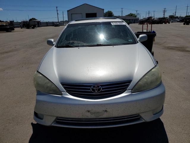 Photo 4 VIN: 4T1BF30K85U105360 - TOYOTA CAMRY 