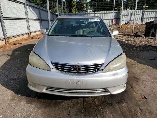 Photo 4 VIN: 4T1BF30K85U610198 - TOYOTA CAMRY LE 