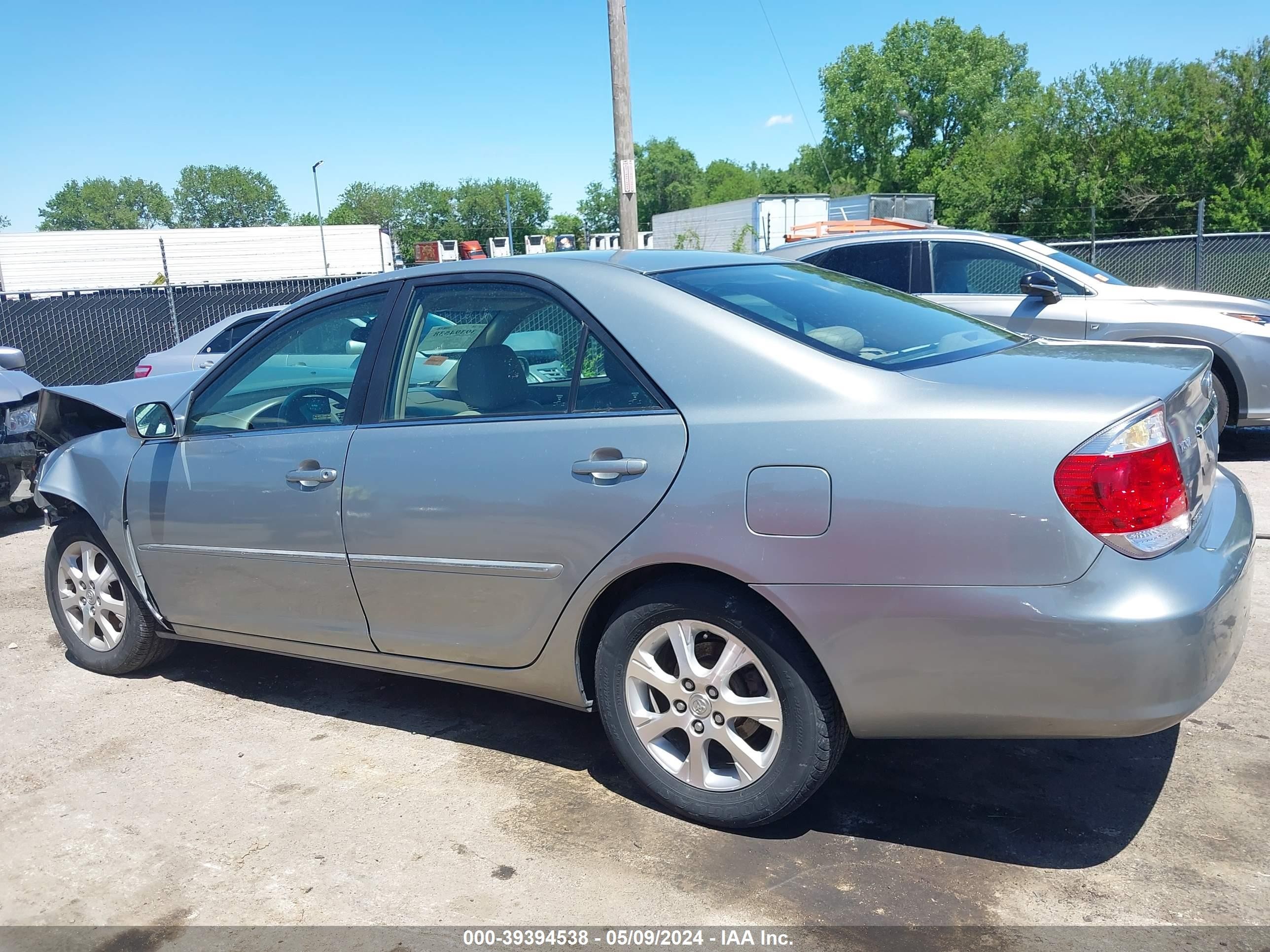 Photo 13 VIN: 4T1BF30K85U618222 - TOYOTA CAMRY 