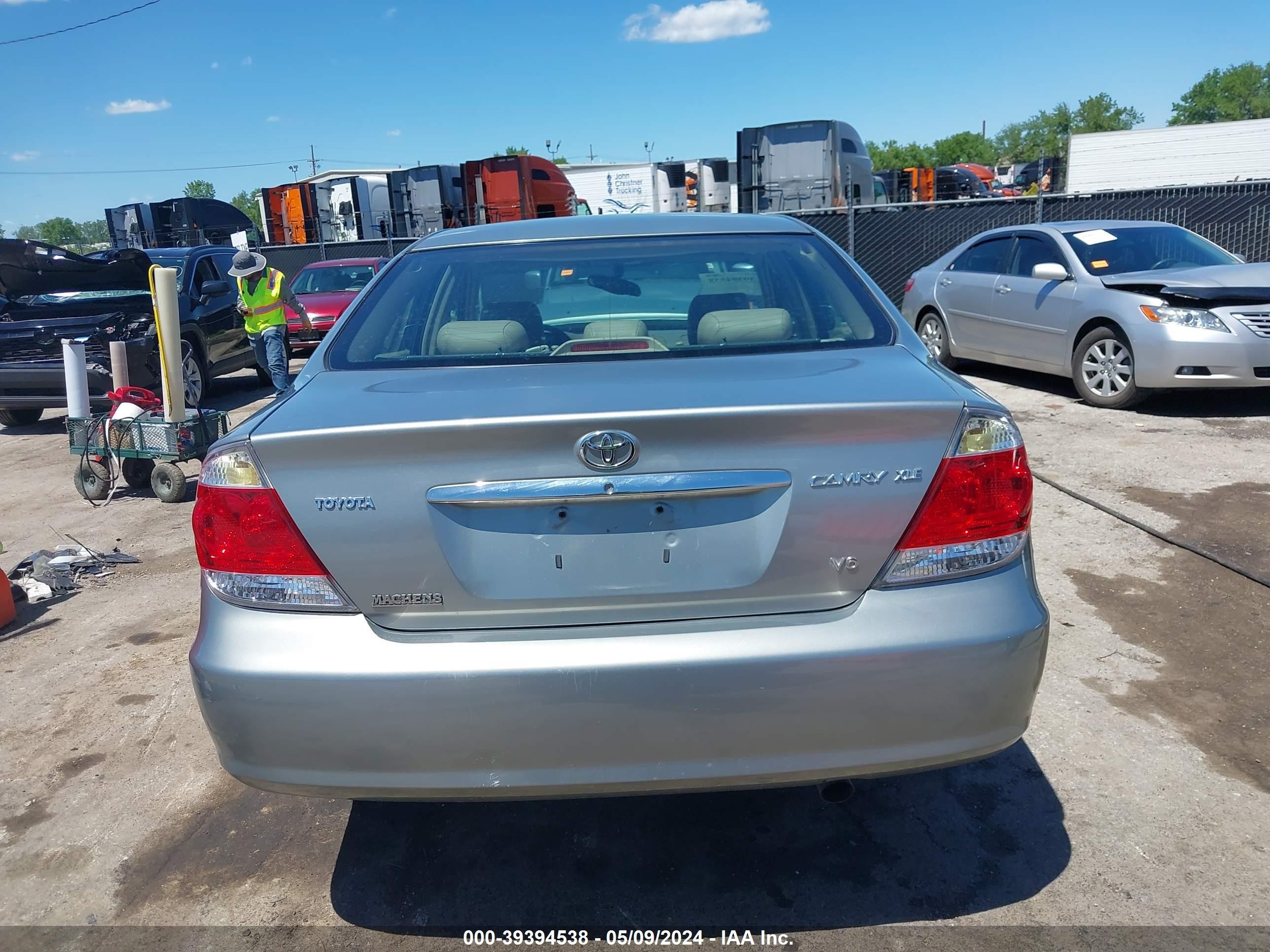 Photo 15 VIN: 4T1BF30K85U618222 - TOYOTA CAMRY 