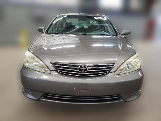 Photo 4 VIN: 4T1BF30K85U618642 - TOYOTA CAMRY 