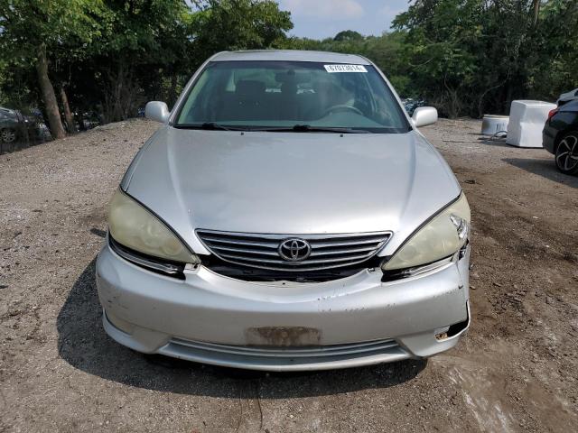 Photo 4 VIN: 4T1BF30K95U088956 - TOYOTA CAMRY LE 