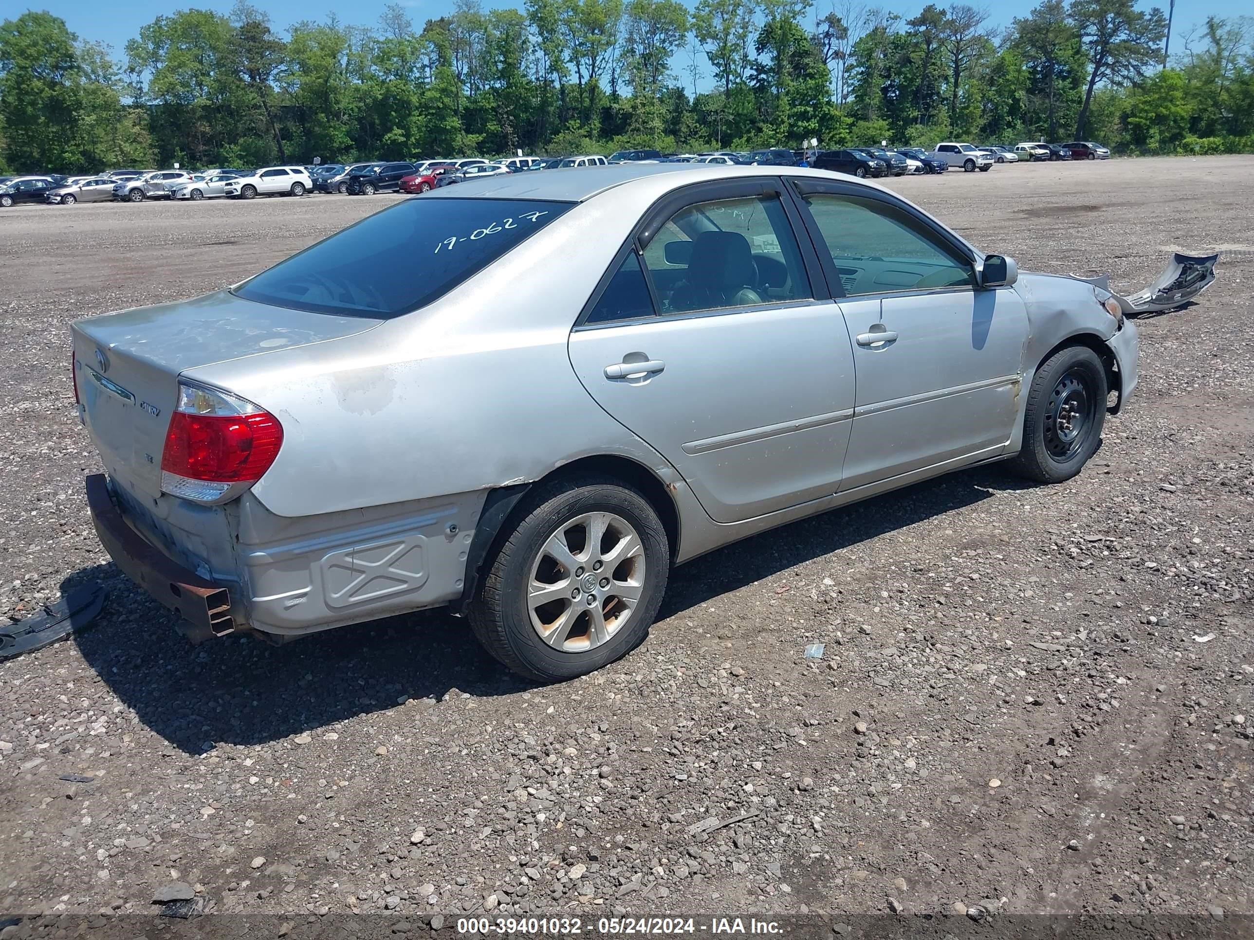 Photo 3 VIN: 4T1BF30K95U594917 - TOYOTA CAMRY 