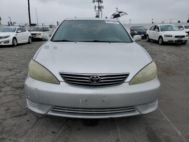 Photo 4 VIN: 4T1BF30K95U609755 - TOYOTA CAMRY LE 