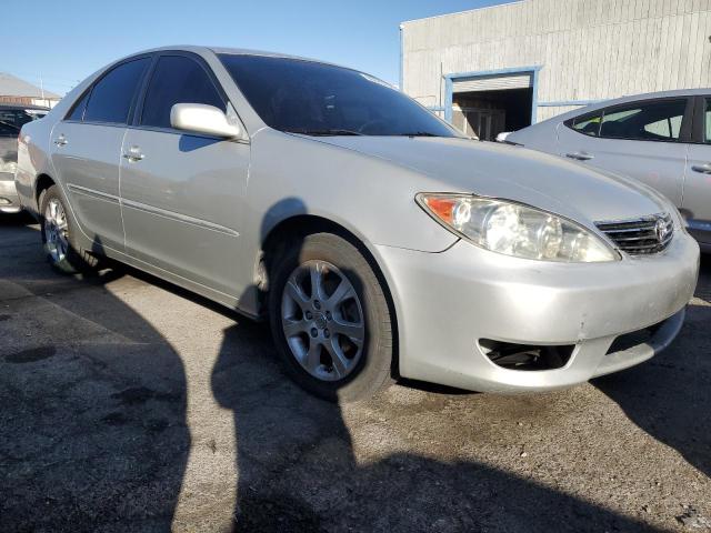 Photo 3 VIN: 4T1BF30K95U620013 - TOYOTA CAMRY LE 