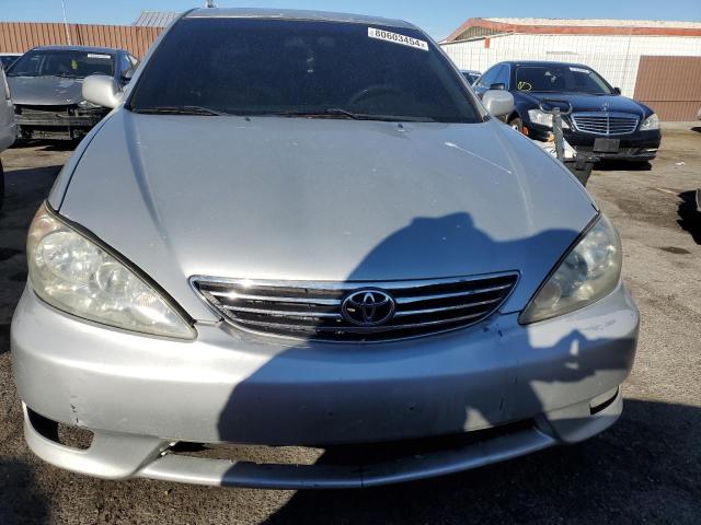 Photo 4 VIN: 4T1BF30K95U620013 - TOYOTA CAMRY LE 