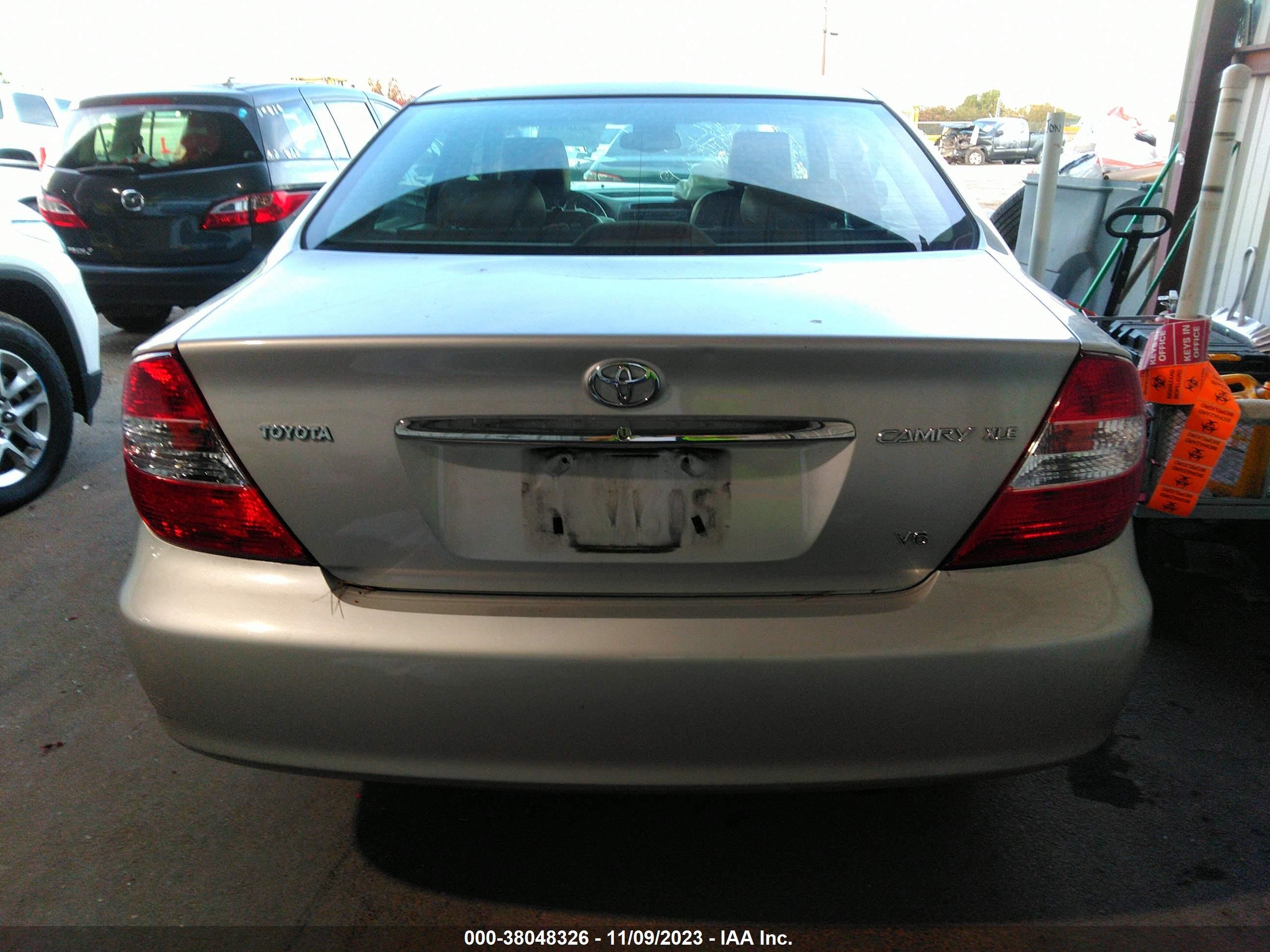 Photo 15 VIN: 4T1BF30KX3U056899 - TOYOTA CAMRY 