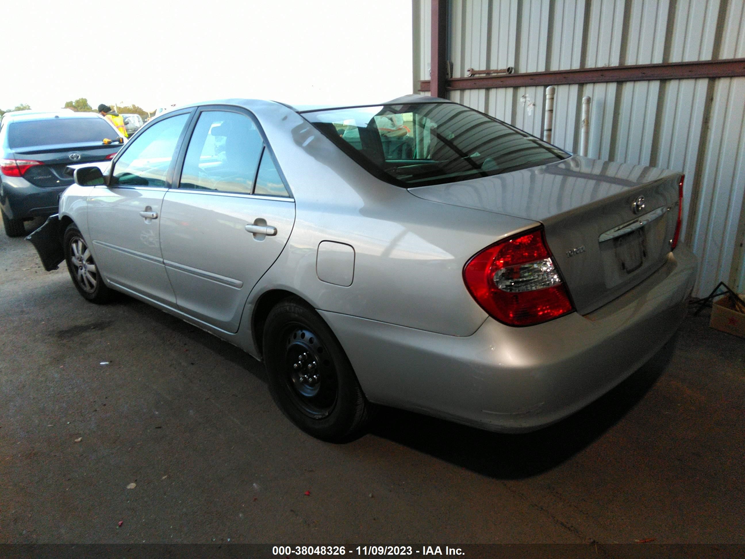 Photo 2 VIN: 4T1BF30KX3U056899 - TOYOTA CAMRY 