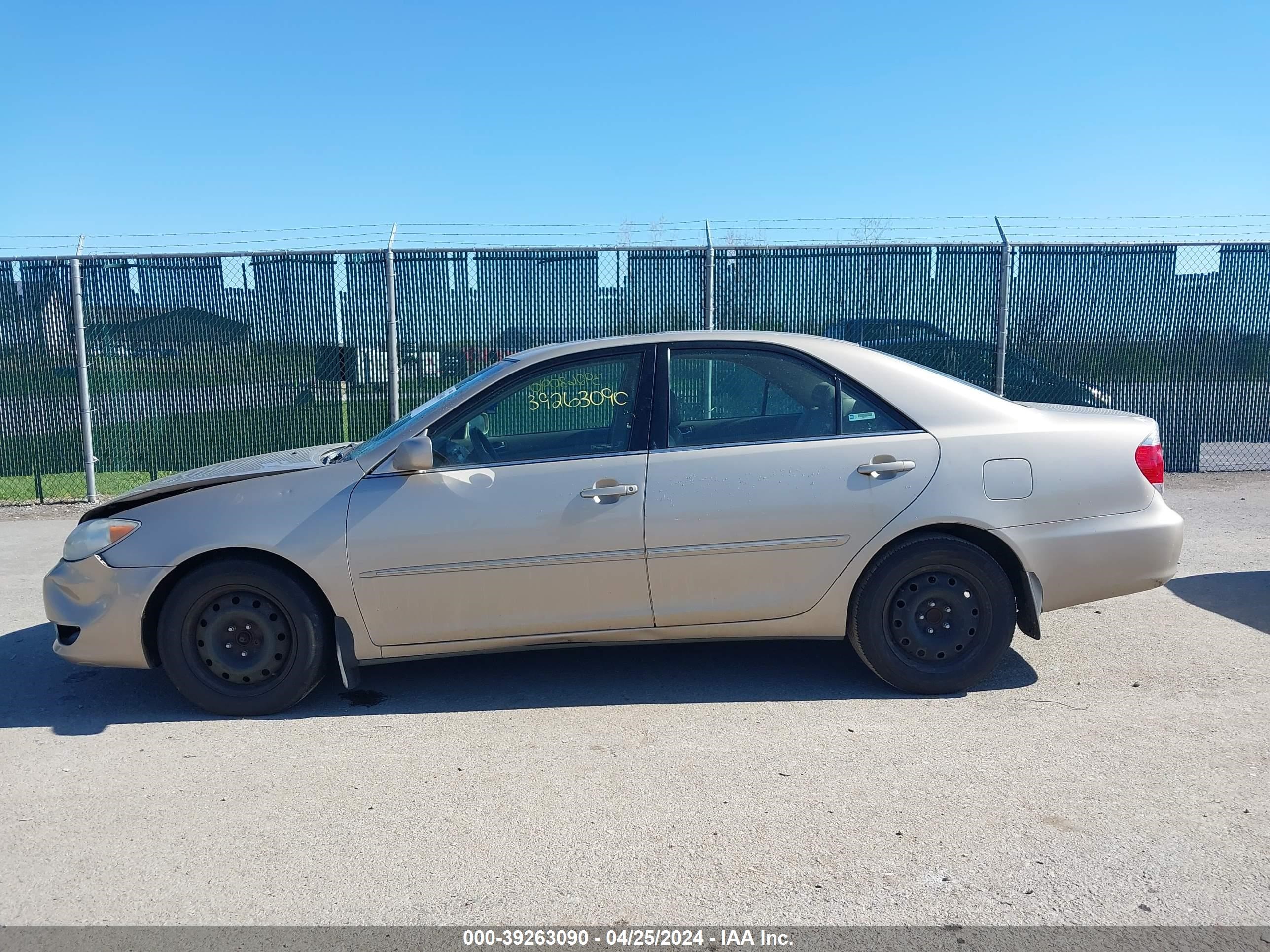 Photo 13 VIN: 4T1BF30KX5U088870 - TOYOTA CAMRY 