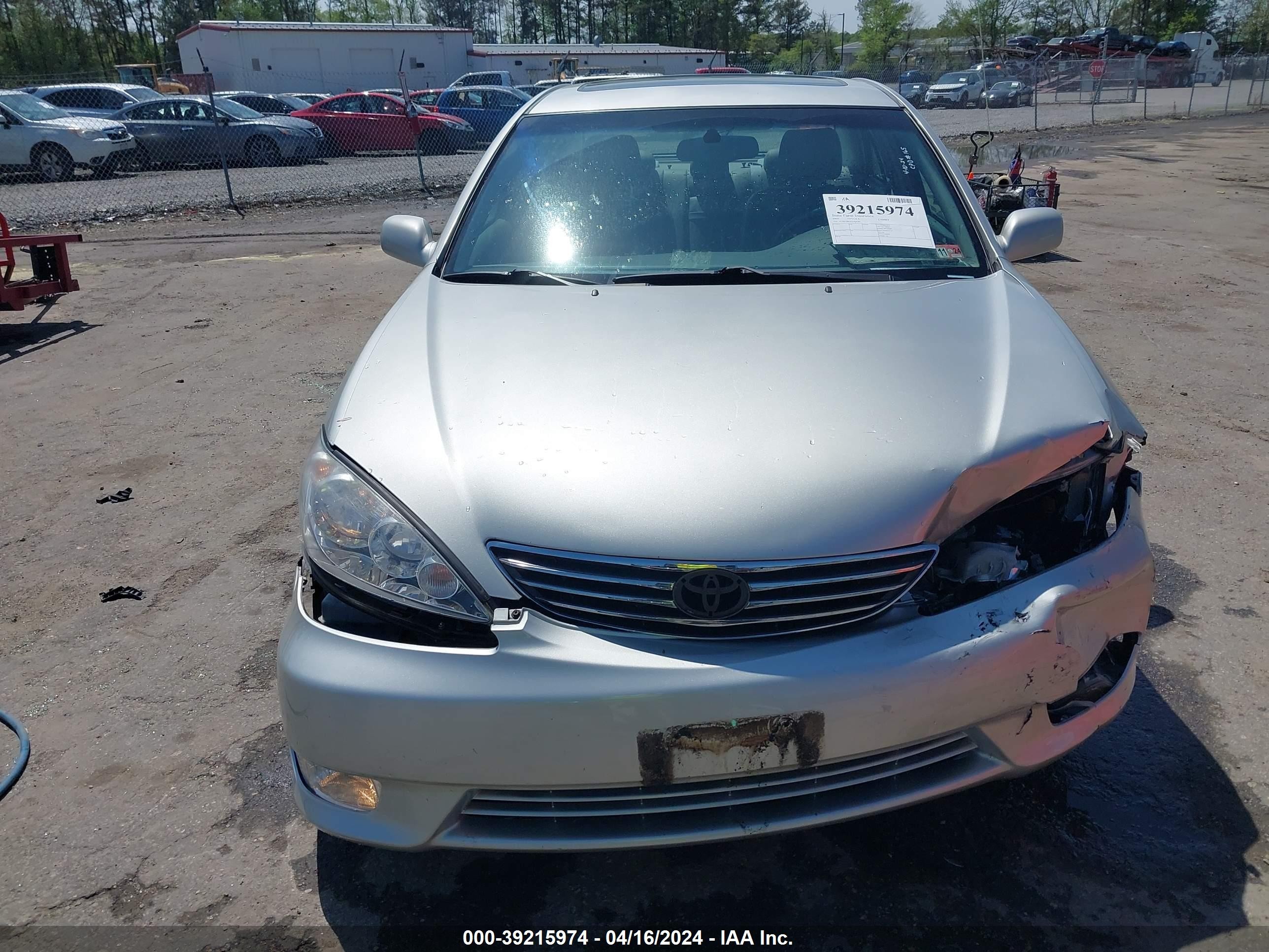 Photo 11 VIN: 4T1BF30KX5U606797 - TOYOTA CAMRY 