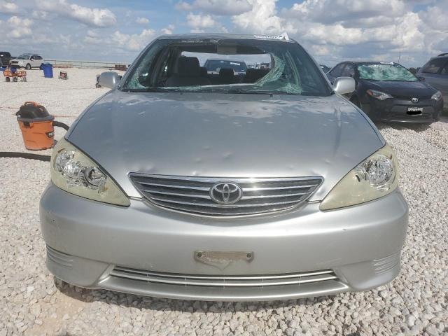 Photo 4 VIN: 4T1BF32K05U596326 - TOYOTA CAMRY LE 