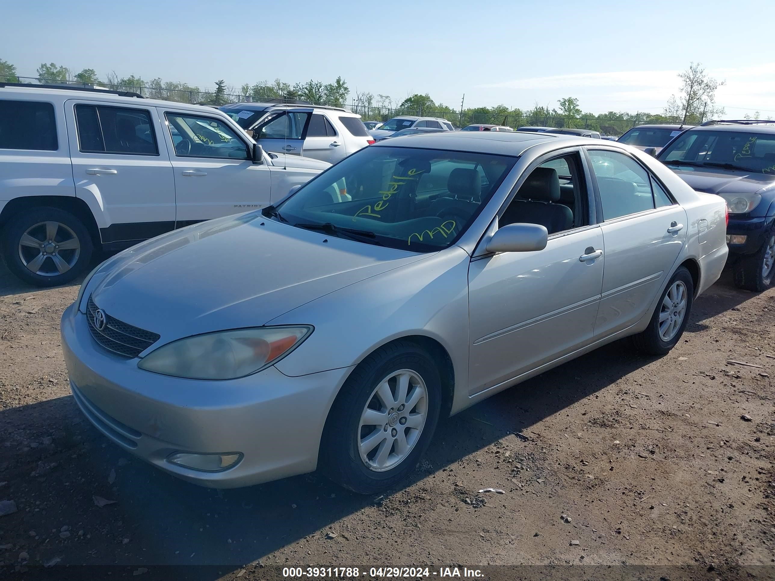 Photo 1 VIN: 4T1BF32K14U588993 - TOYOTA CAMRY 