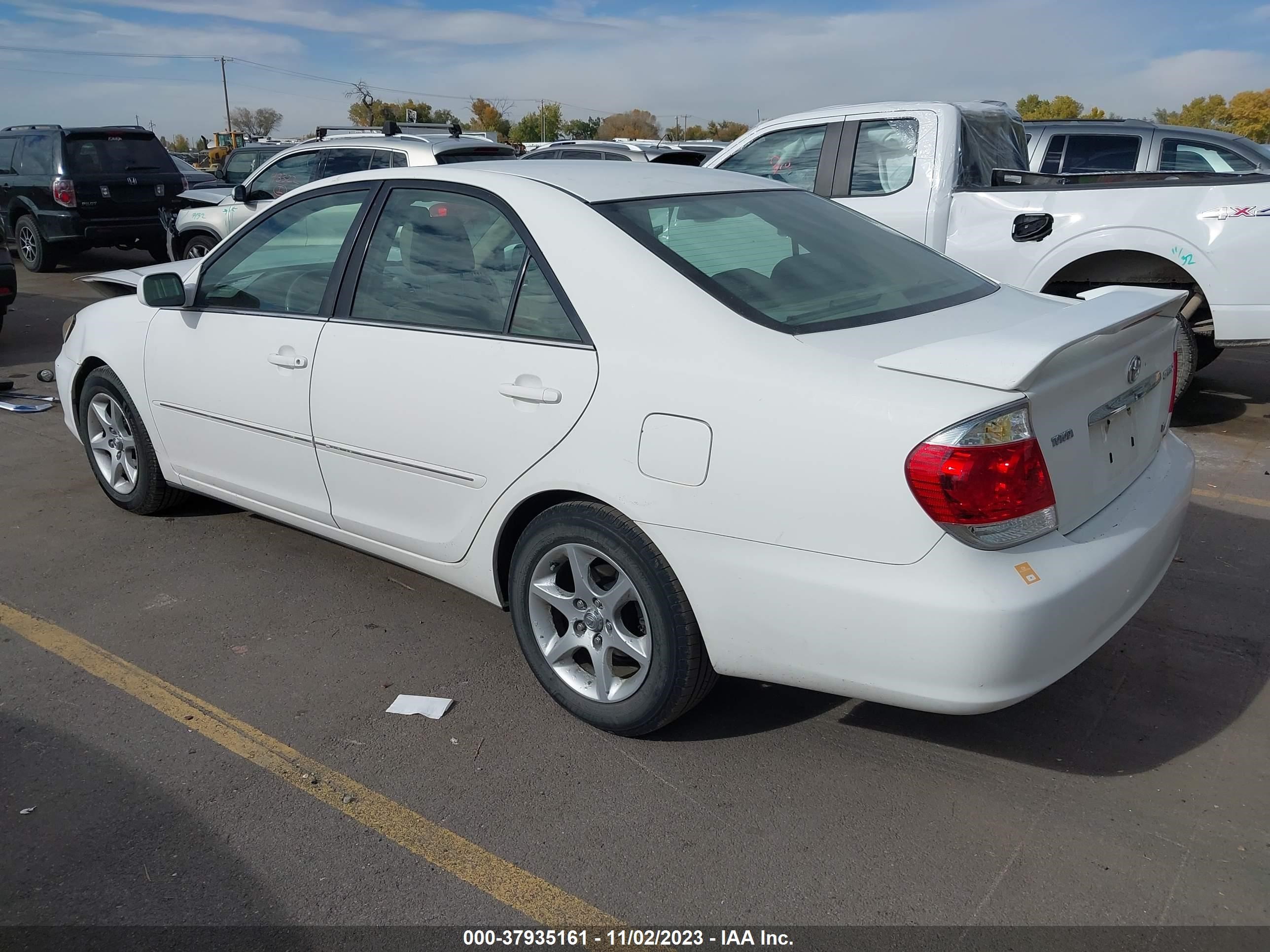 Photo 2 VIN: 4T1BF32K15U087233 - TOYOTA CAMRY 