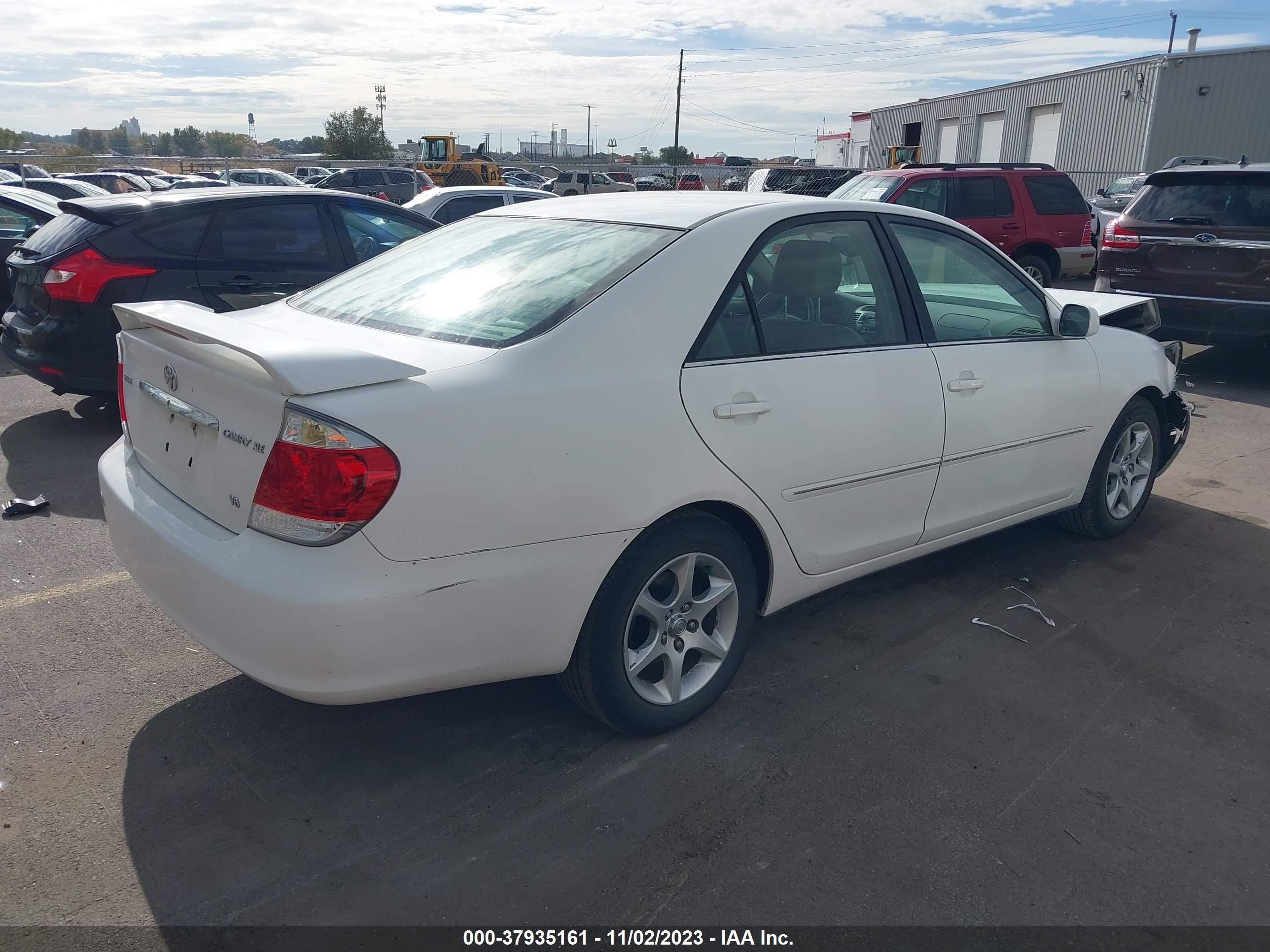 Photo 3 VIN: 4T1BF32K15U087233 - TOYOTA CAMRY 