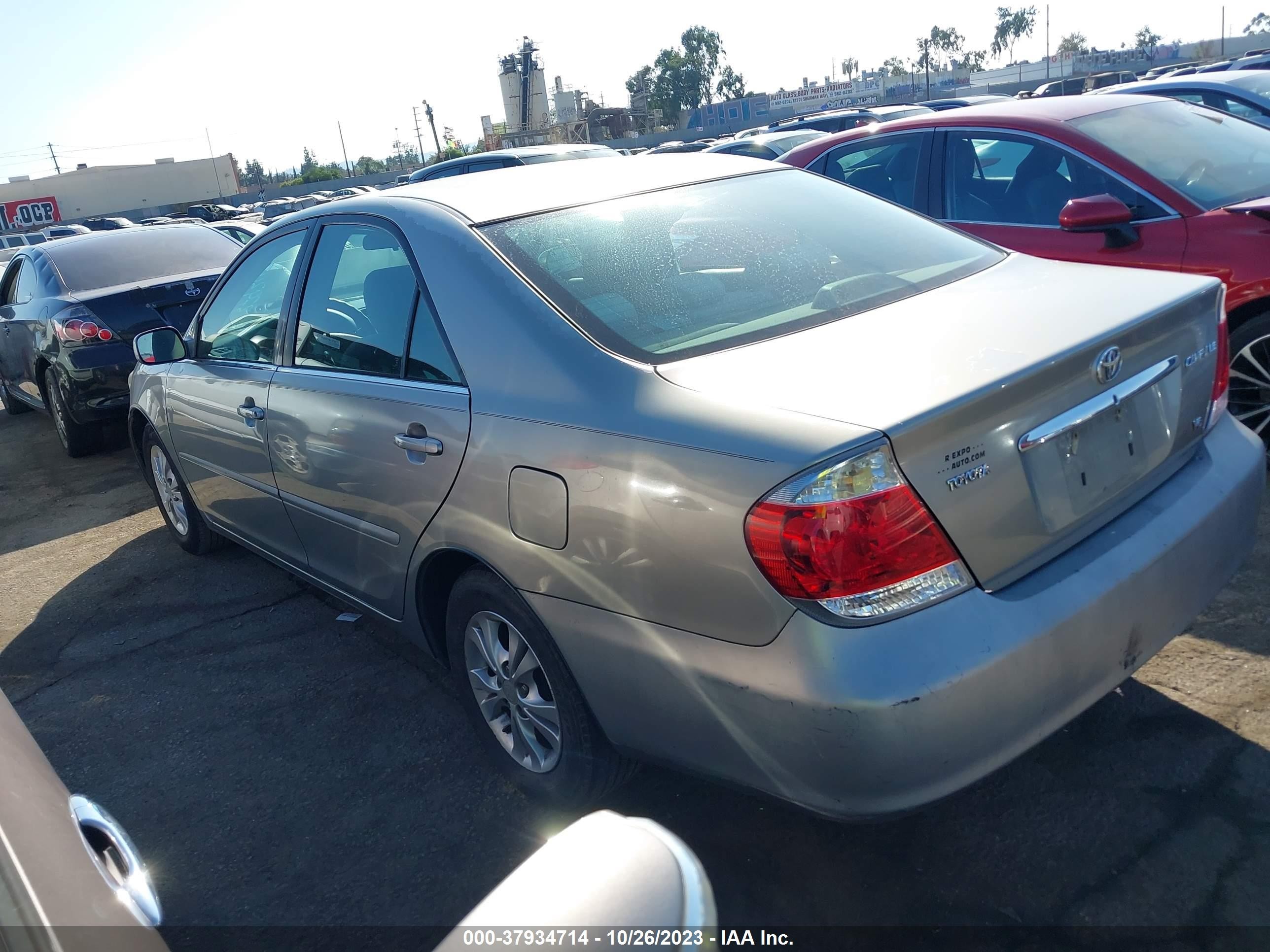 Photo 2 VIN: 4T1BF32K15U596237 - TOYOTA CAMRY 