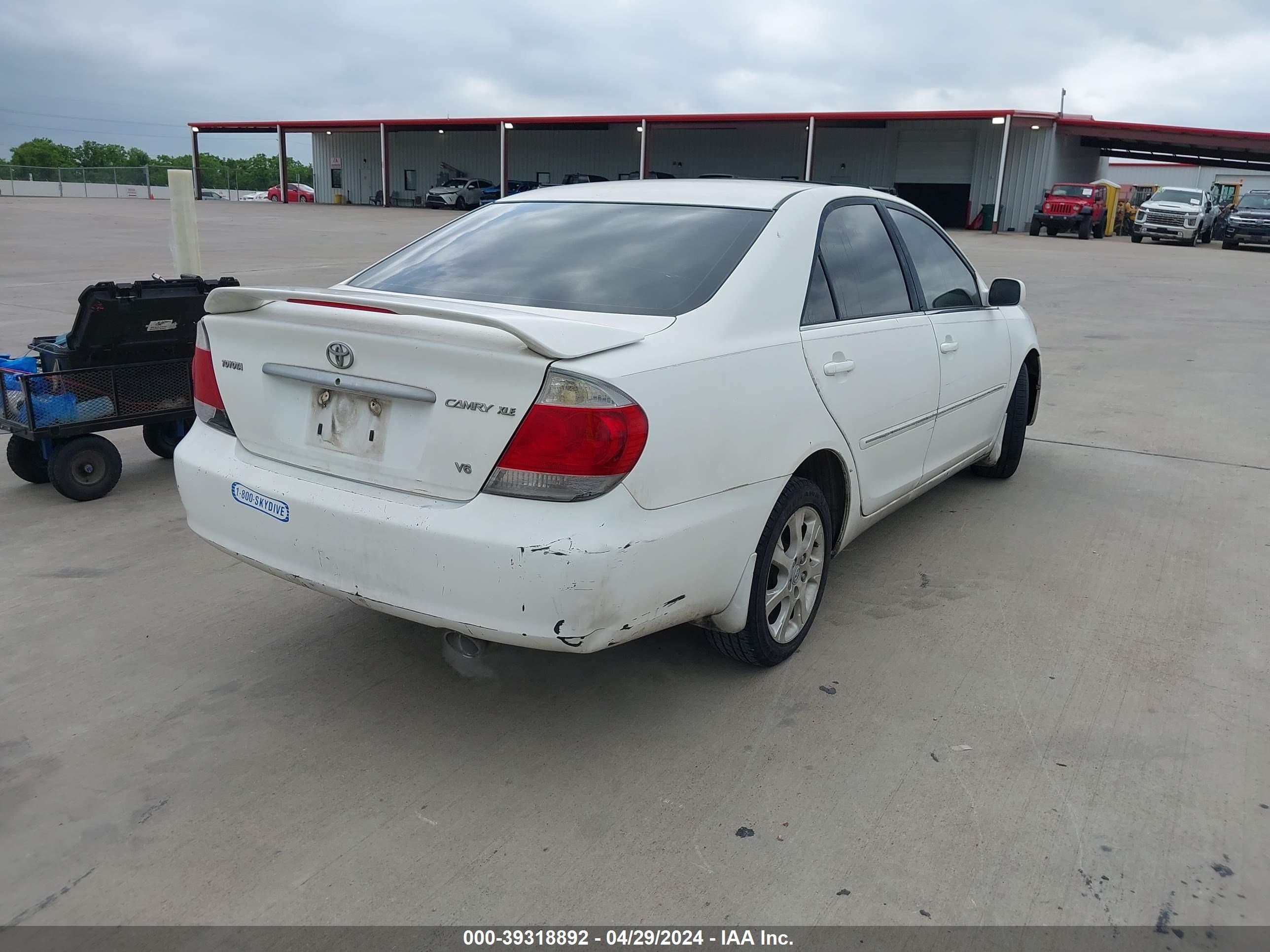 Photo 3 VIN: 4T1BF32K15U605762 - TOYOTA CAMRY 