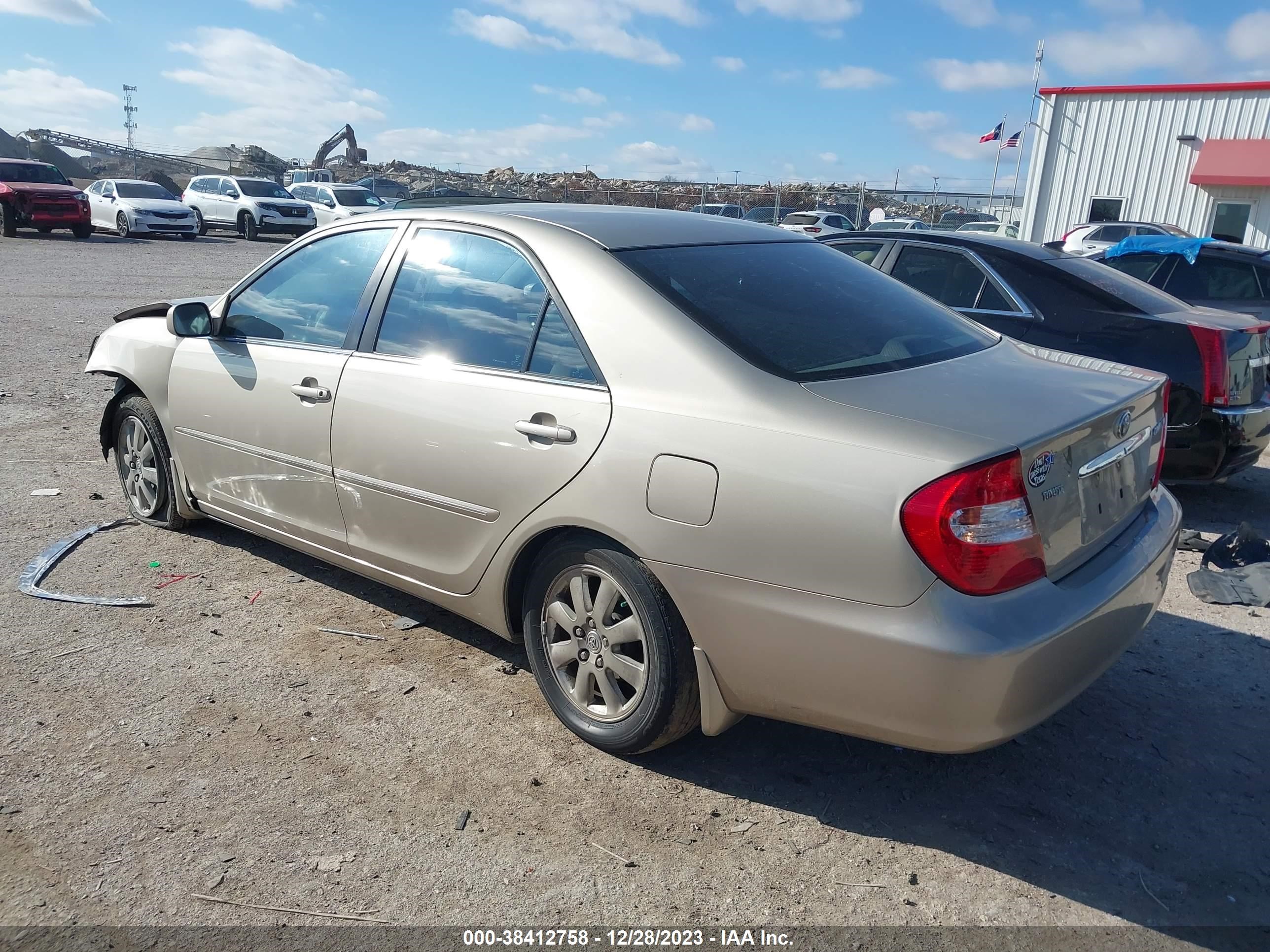 Photo 2 VIN: 4T1BF32K24U579834 - TOYOTA CAMRY 