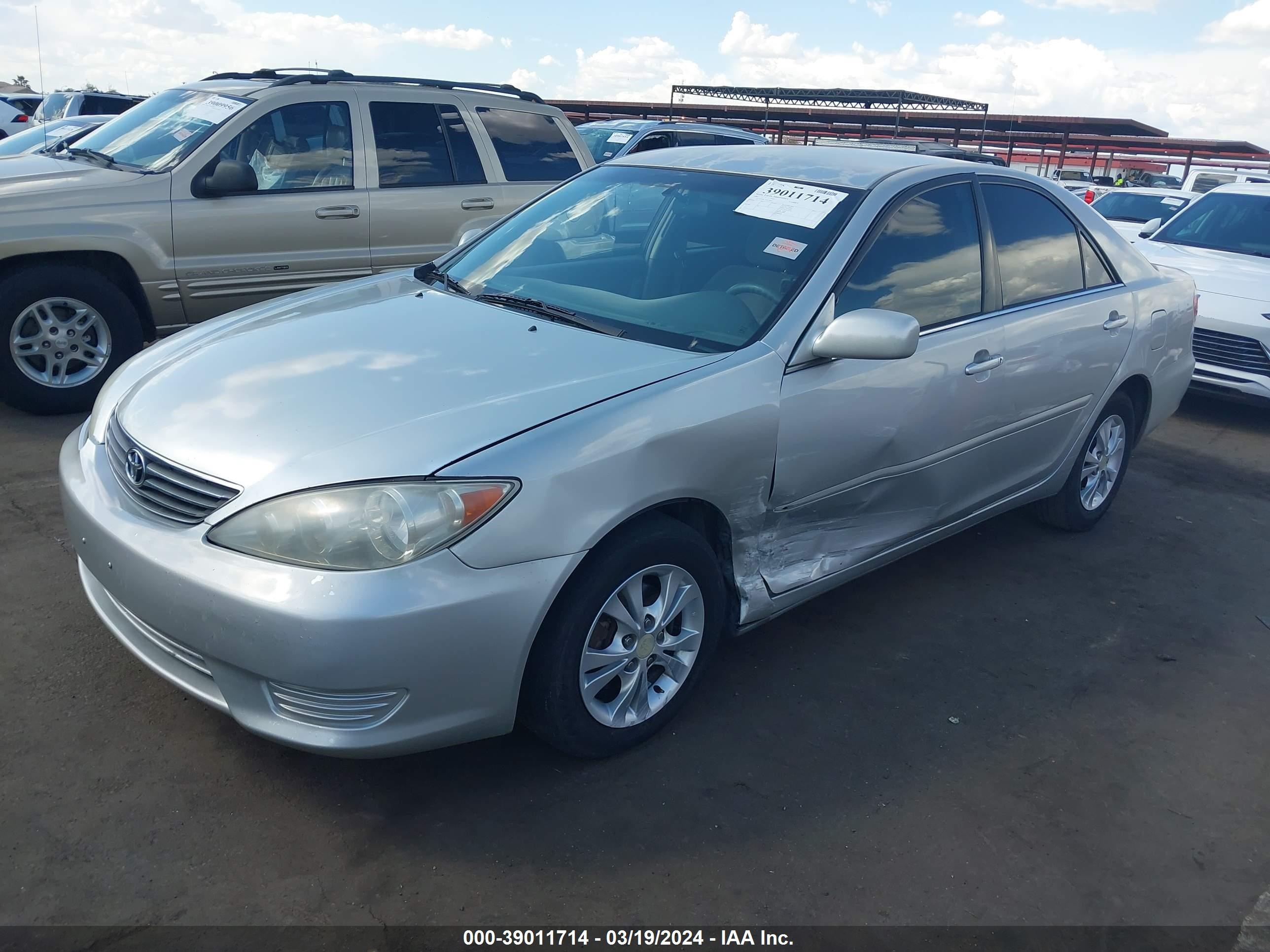 Photo 1 VIN: 4T1BF32K25U110941 - TOYOTA CAMRY 